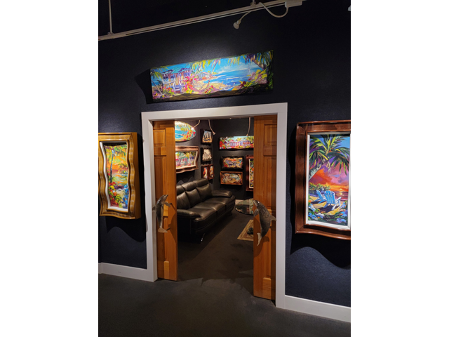Wyland Gallery Key West Art Gallery - Private Viewing room