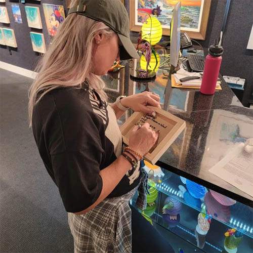 Holly Weber Resin Artwork live show autographing painting